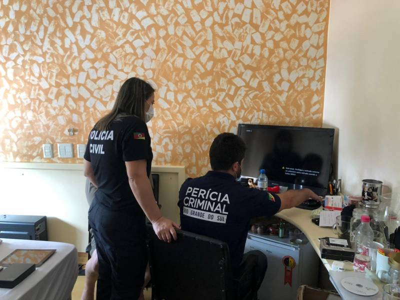 Casal é preso em Santo Ângelo por crime de pornografia envolvendo adolescentes