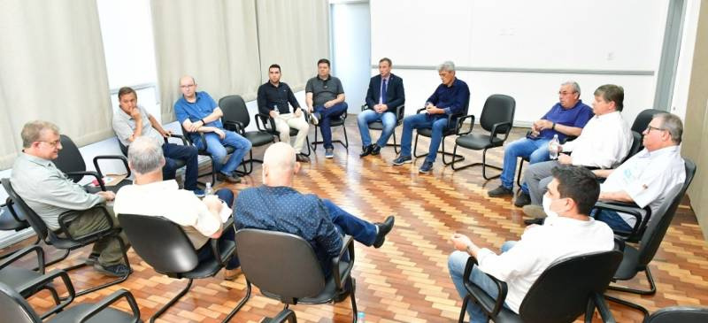 Projeto de ampliação do Aeroporto Regional Sepé Tiaraju foi assunto de reunião na ACIS