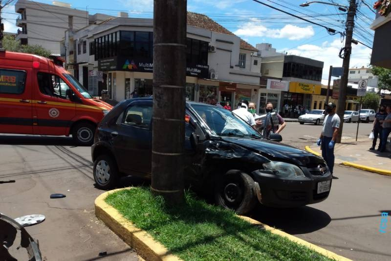 Colisão no centro da cidade deixa duas pessoas feridas em Santo Ângelo