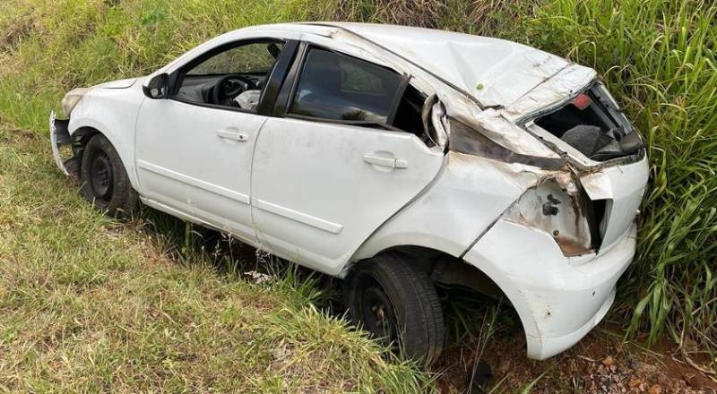 Motorista sofre dois acidentes em 40 minutos, na tarde deste sábado (25)