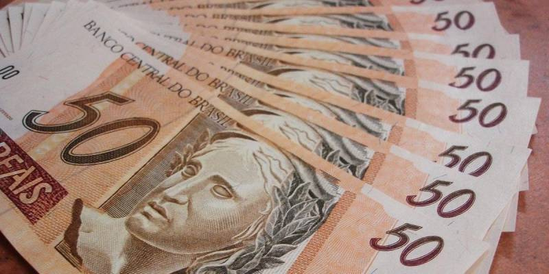 Governo confirma salário mínimo de R$ 1.212 em 2022