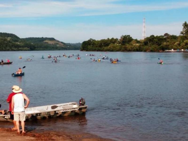Encontro de caiaqueiros em Porto Mauá