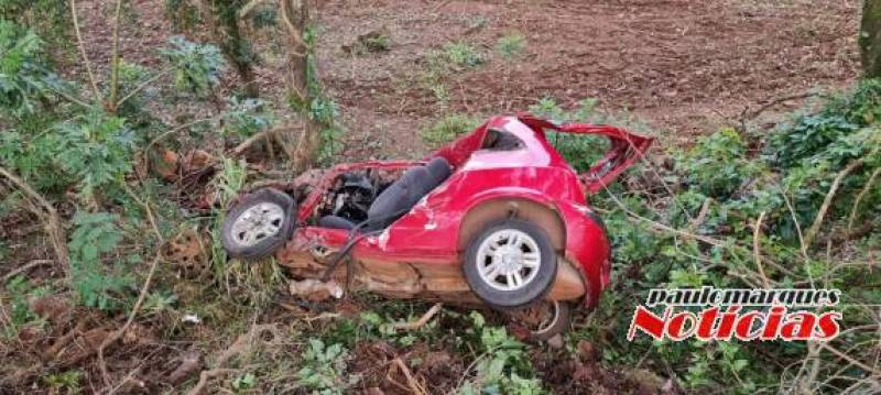 Mulher morre em colisão frontal entre carro e caminhão na BR 472 em Santa Rosa