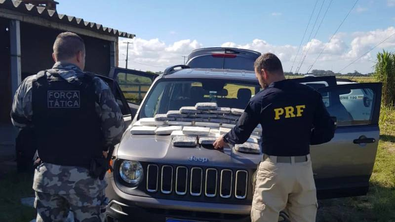 Duas mulheres são presas transportando mais de 4 milhões de reais em cocaína no RS