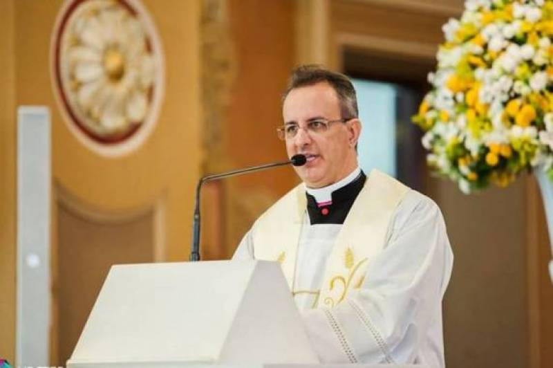 Justiça condena ex-padre a 21 anos de prisão por abuso sexual a coroinhas