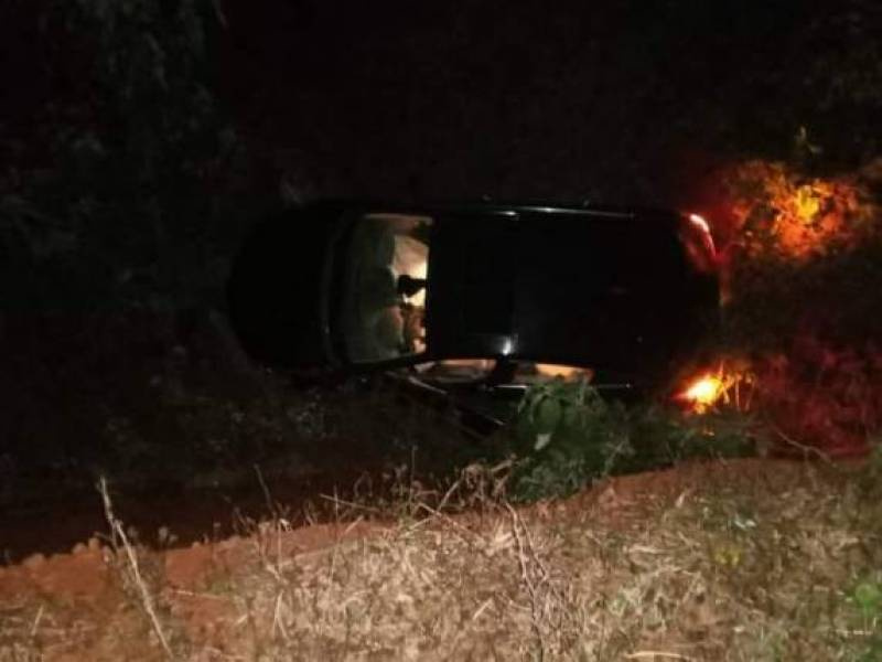 Veículo de Coronel Bicaco tomba após saída de pista na ERS 317