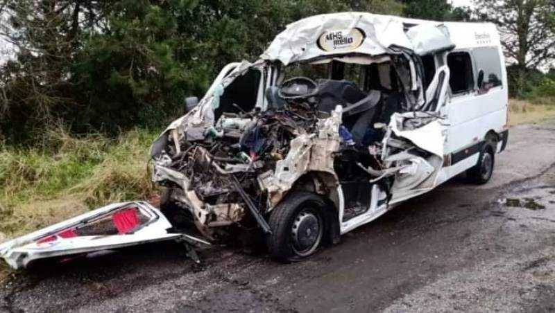 Sete pessoas morrem e outras três ficam feridas em batida entre caminhão e van em Palm