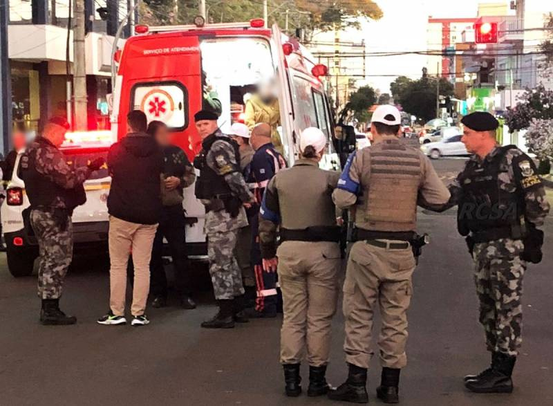 Homem invade loja, ameaça contra a vida e se entrega a Brigada Militar em Santo Ângelo