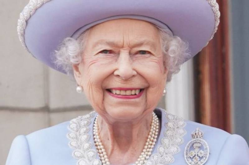 Rainha Elizabeth II morre aos 96 anos
